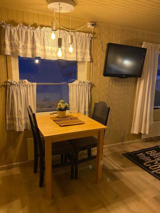 Koselig Studioleilighet I Svolvaer - Lofoten Ved Svolvaergeita, Djevelporten エクステリア 写真